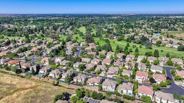 2110 Blackheath Ln, Roseville, CA 95678