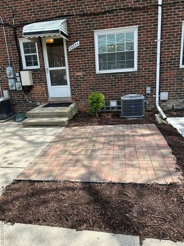 23054 Gary Lane, Saint Clair Shores, MI 48080