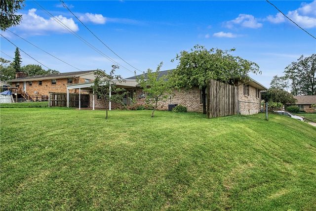 6230 7 Pines Drive, West Carrollton, OH 45449