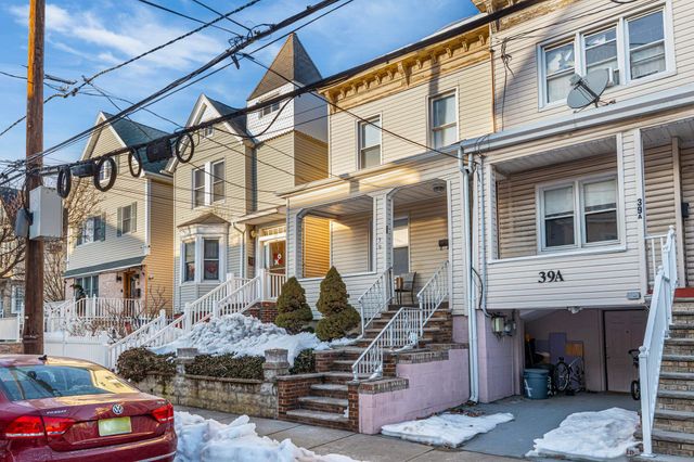 39 WILLOW ST, Bayonne, NJ 07002