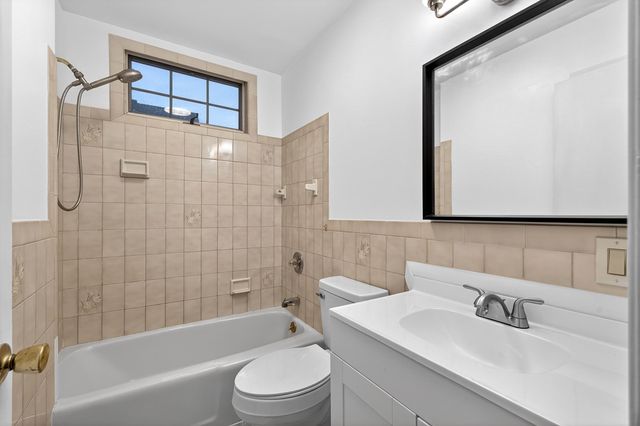 39 WILLOW ST, Bayonne, NJ 07002