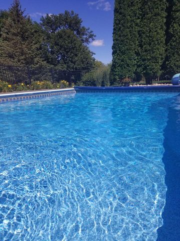 2423 Pond Avenue E, Maplewood, MN 55119