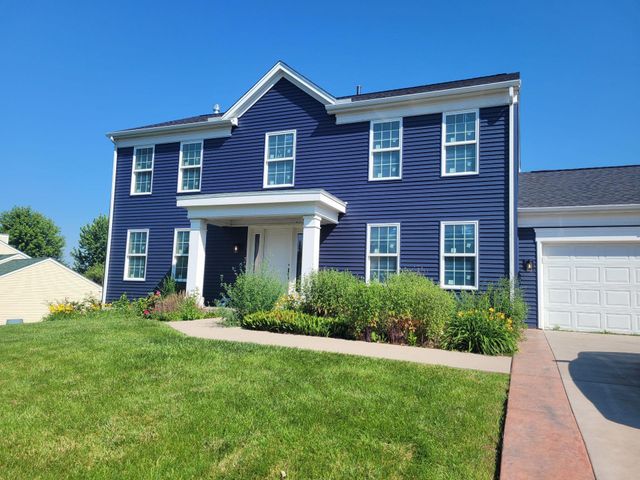 2423 Pond Avenue E, Maplewood, MN 55119