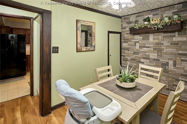 216 Carriage Way, Nitro, WV 25143