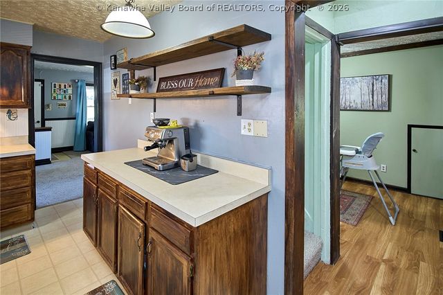 216 Carriage Way, Nitro, WV 25143