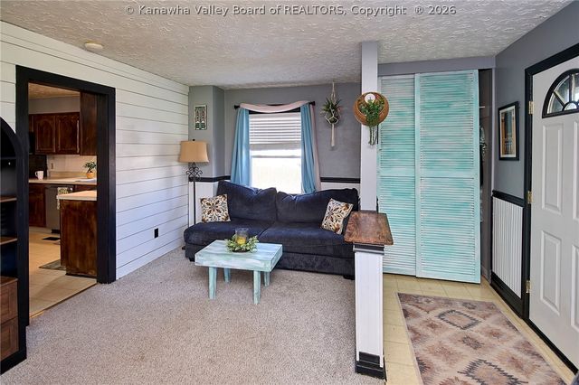 216 Carriage Way, Nitro, WV 25143