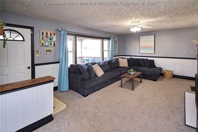 216 Carriage Way, Nitro, WV 25143