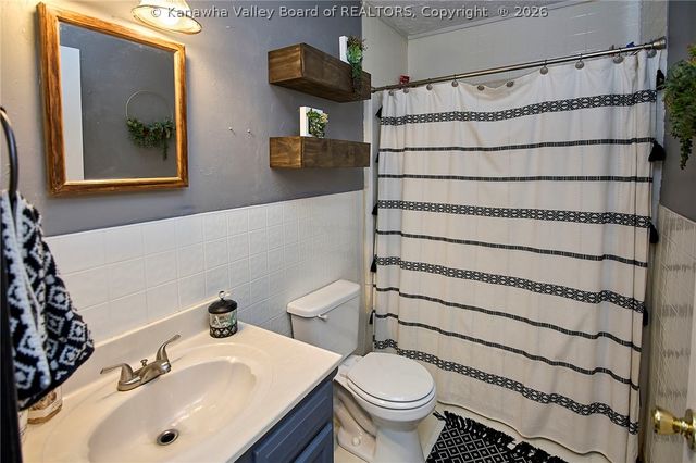 216 Carriage Way, Nitro, WV 25143