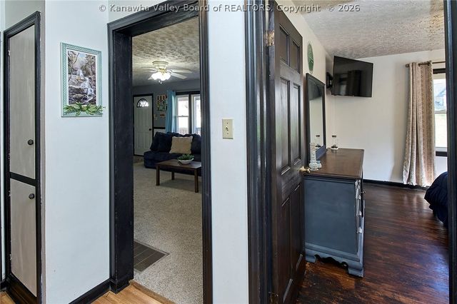 216 Carriage Way, Nitro, WV 25143