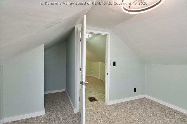 216 Carriage Way, Nitro, WV 25143