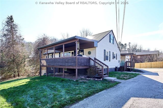 216 Carriage Way, Nitro, WV 25143