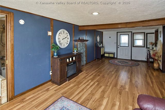 216 Carriage Way, Nitro, WV 25143