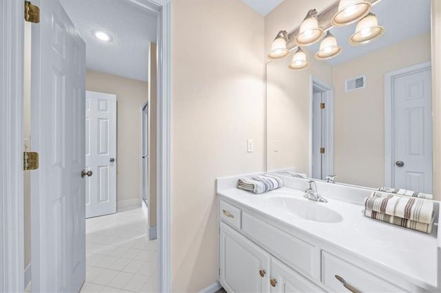 21206 W 82nd Street, Lenexa, KS 66220