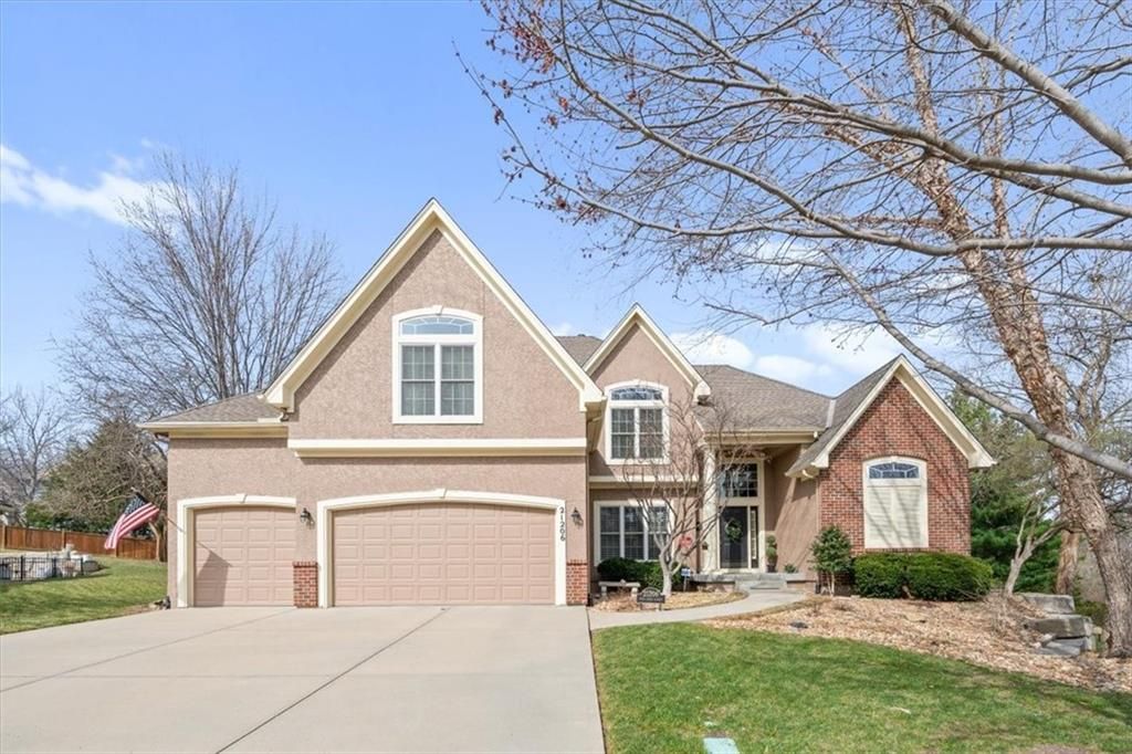 21206 W 82nd Street, Lenexa, KS 66220