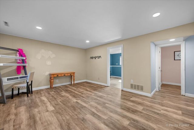 860 Darlington Lane, Crystal Lake, IL 60014