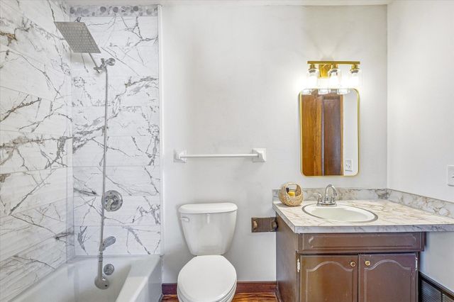 8200 Foothill Road S, Cottage Grove, MN 55016