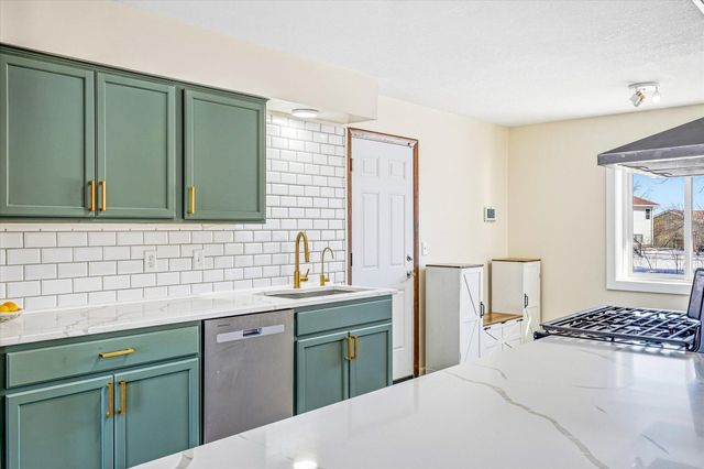 8200 Foothill Road S, Cottage Grove, MN 55016