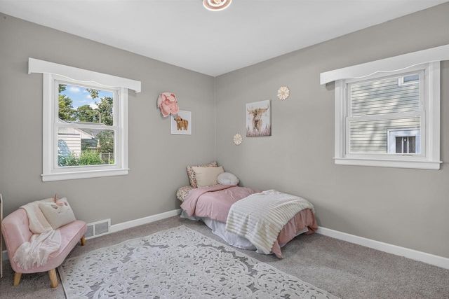 1524 Greenview Avenue, Janesville, WI 53548