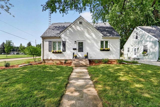 1524 Greenview Avenue, Janesville, WI 53548
