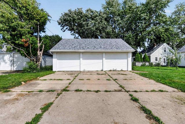 1524 Greenview Avenue, Janesville, WI 53548
