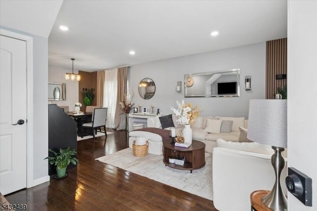 1071 North Ave, Elizabeth City, NJ 07201