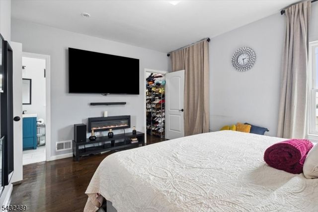 1071 North Ave, Elizabeth City, NJ 07201