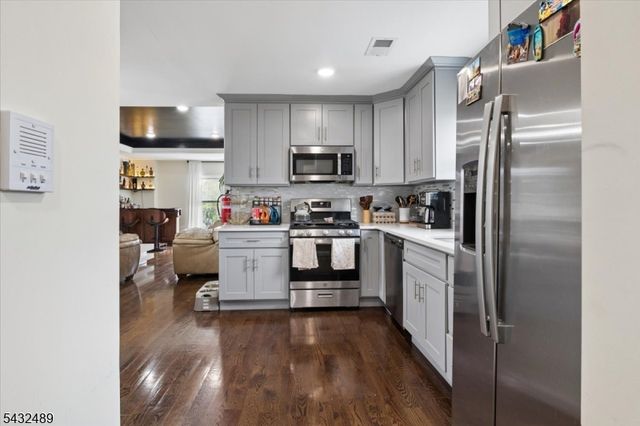 1071 North Ave, Elizabeth City, NJ 07201