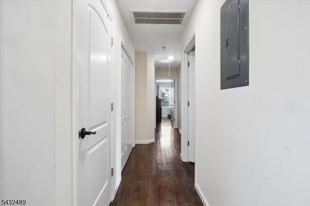 1071 North Ave, Elizabeth City, NJ 07201