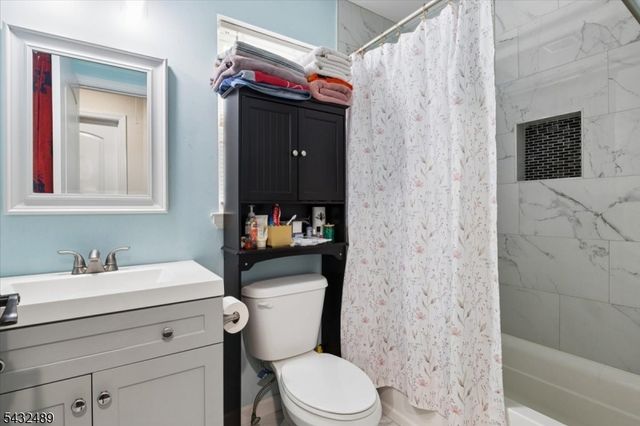 1071 North Ave, Elizabeth City, NJ 07201