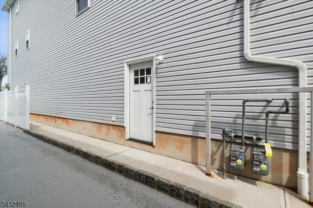1071 North Ave, Elizabeth City, NJ 07201