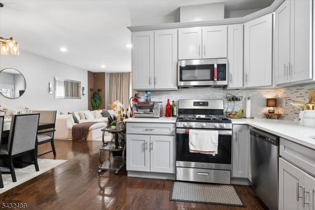 1071 North Ave, Elizabeth City, NJ 07201