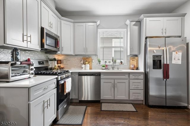 1071 North Ave, Elizabeth City, NJ 07201