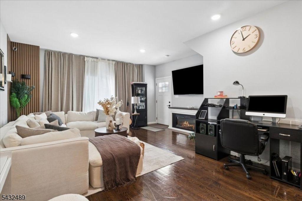 1071 North Ave, Elizabeth City, NJ 07201 — photo 4