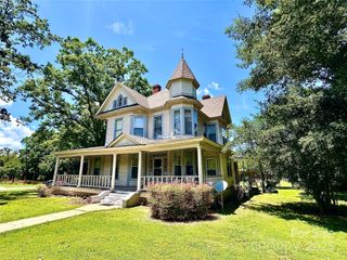4689 Lakeview Acres Road, Valdese, NC 28690