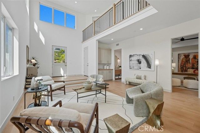 2904 Palm Avenue, Manhattan Beach, CA 90266