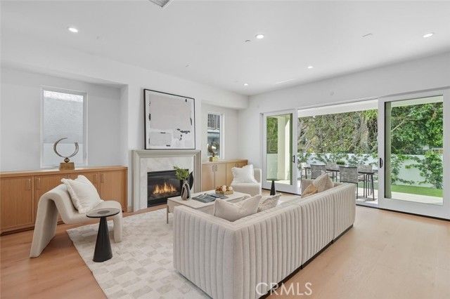 2904 Palm Avenue, Manhattan Beach, CA 90266