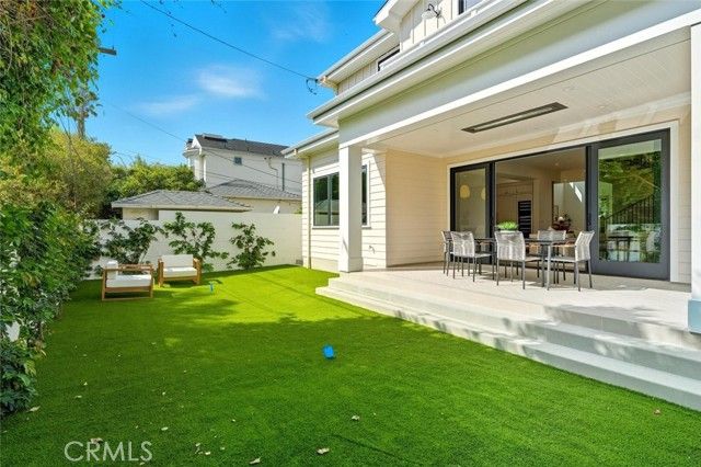 2904 Palm Avenue, Manhattan Beach, CA 90266