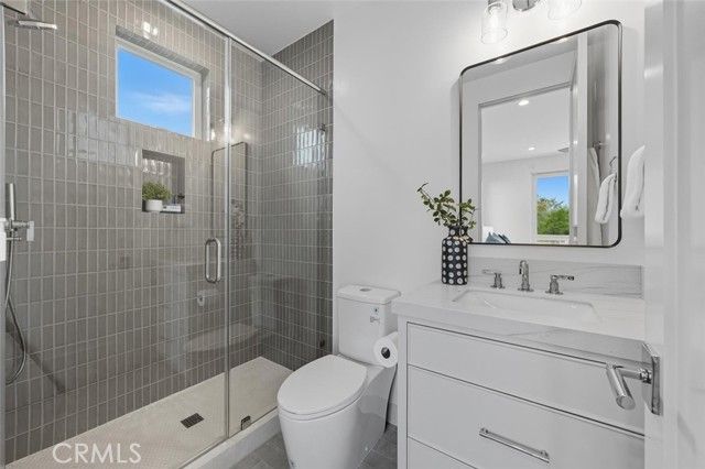 2904 Palm Avenue, Manhattan Beach, CA 90266