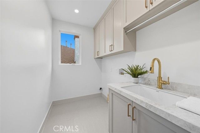 2904 Palm Avenue, Manhattan Beach, CA 90266