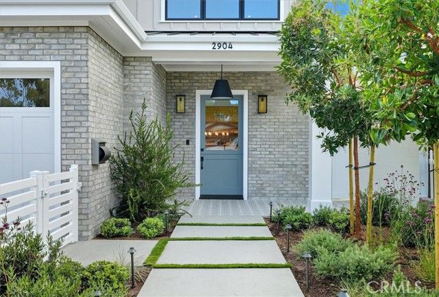 2904 Palm Avenue, Manhattan Beach, CA 90266