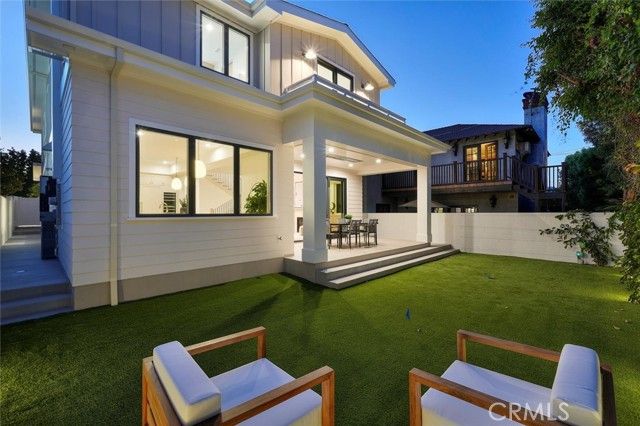 2904 Palm Avenue, Manhattan Beach, CA 90266