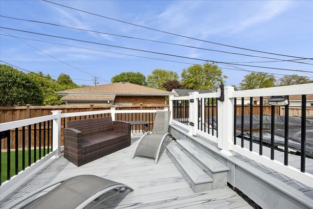 1836 Buckingham Avenue, Westchester, IL 60154
