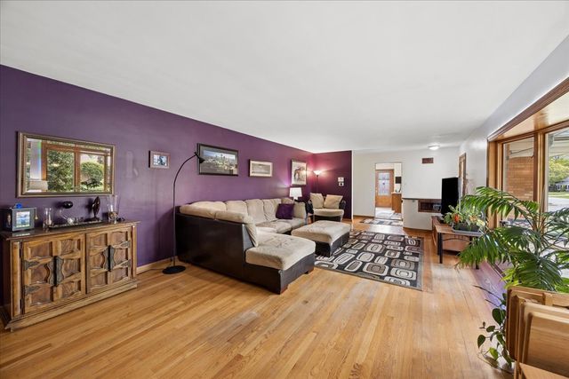 1836 Buckingham Avenue, Westchester, IL 60154