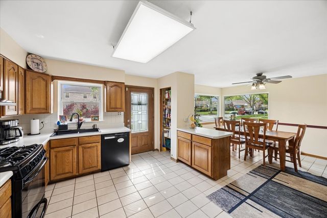 1836 Buckingham Avenue, Westchester, IL 60154