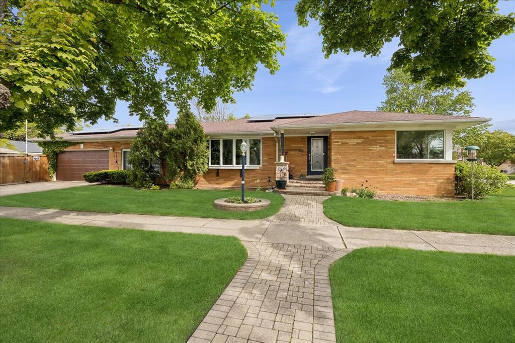 1836 Buckingham Avenue, Westchester, IL 60154