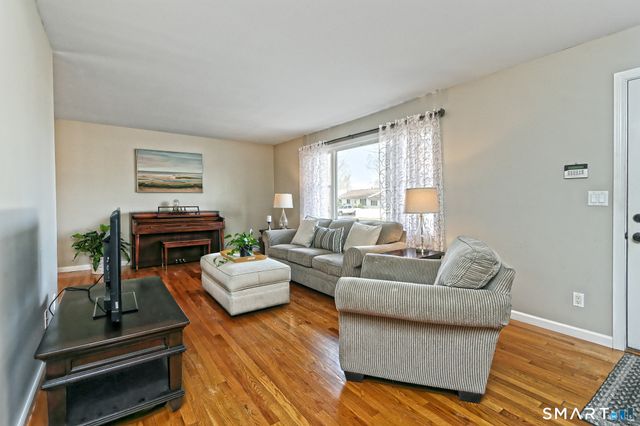 53 Pheasant Road, West Haven, CT 06516