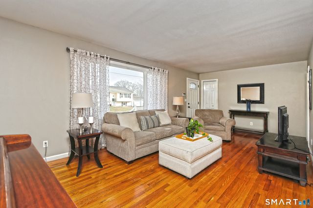 53 Pheasant Road, West Haven, CT 06516