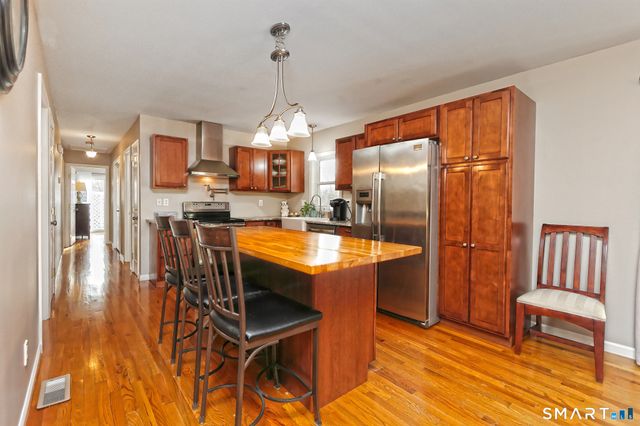 53 Pheasant Road, West Haven, CT 06516