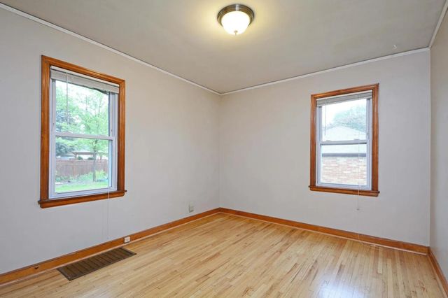 4255 Thomas Avenue N, Minneapolis, MN 55412