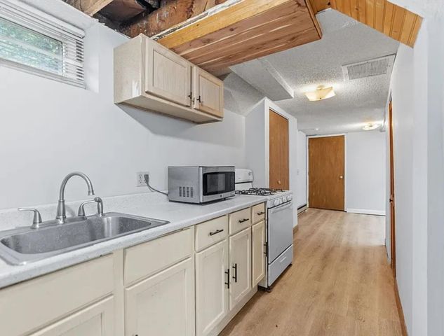4255 Thomas Avenue N, Minneapolis, MN 55412